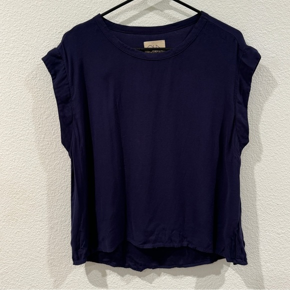 Chaser Navy Blue High Neckline Boxy Fit Slightly Cropped T-Shirt Top Size Medium - Picture 1 of 11